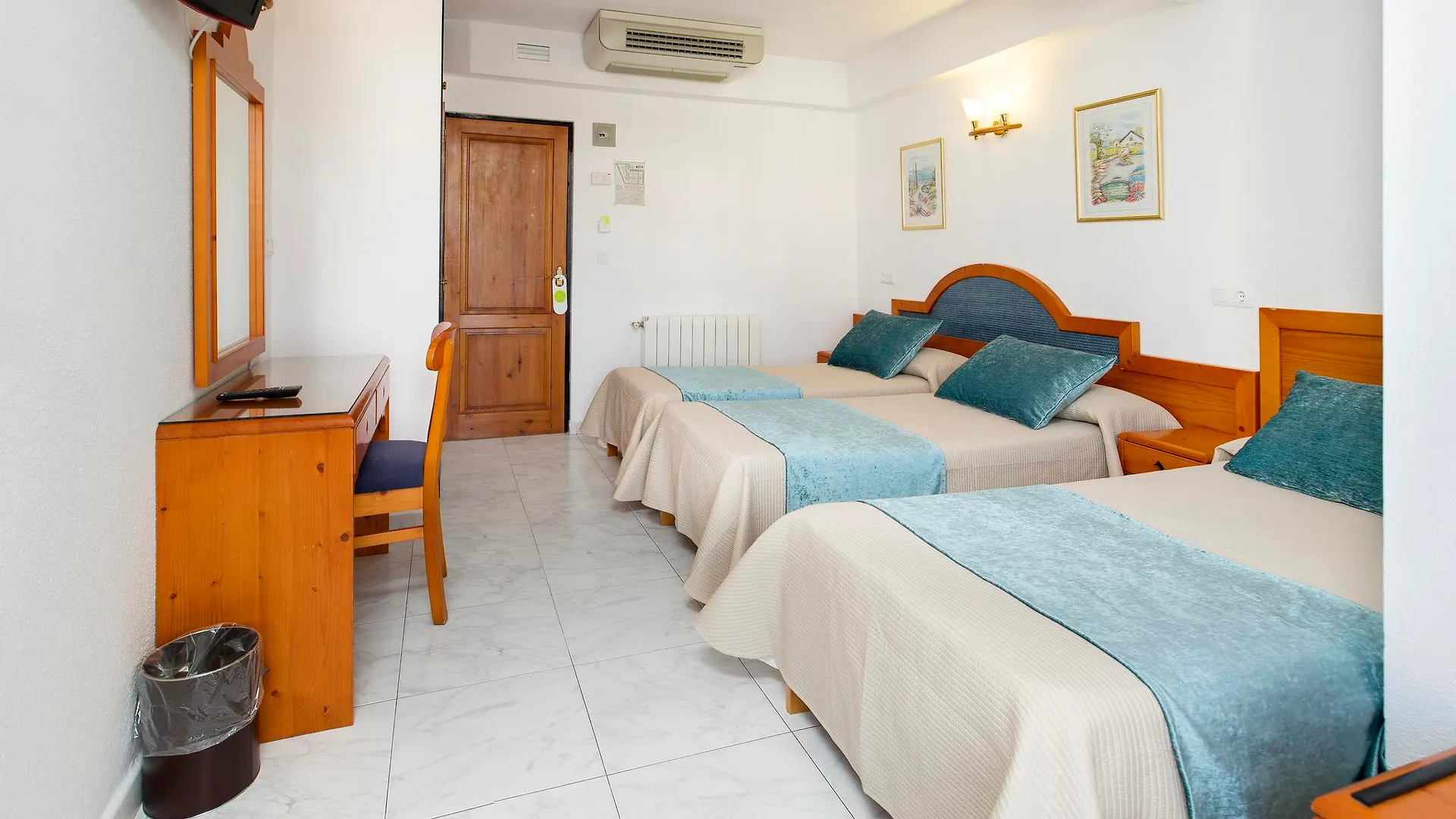 Hostal Mari Sant Antoni de Portmany Otel