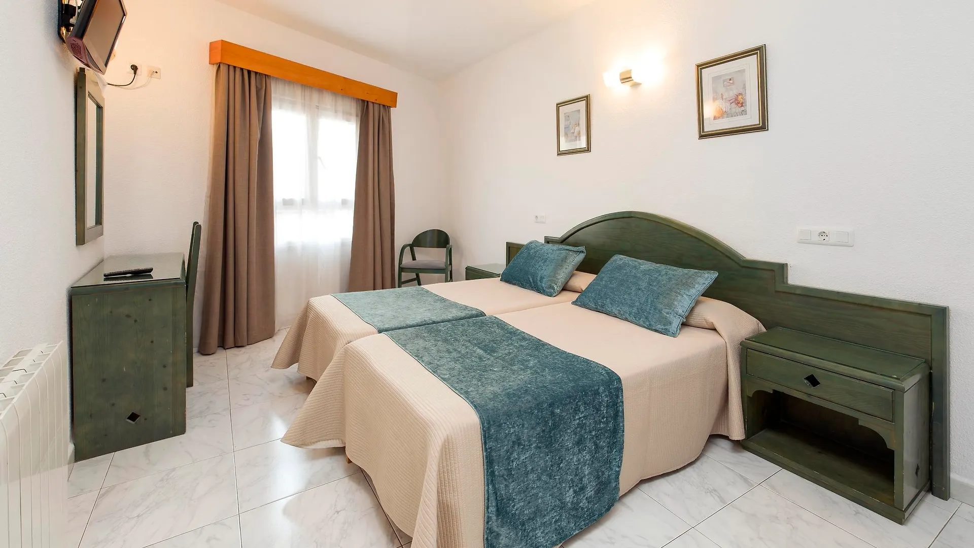 Hostal Mari Sant Antoni de Portmany 2*,