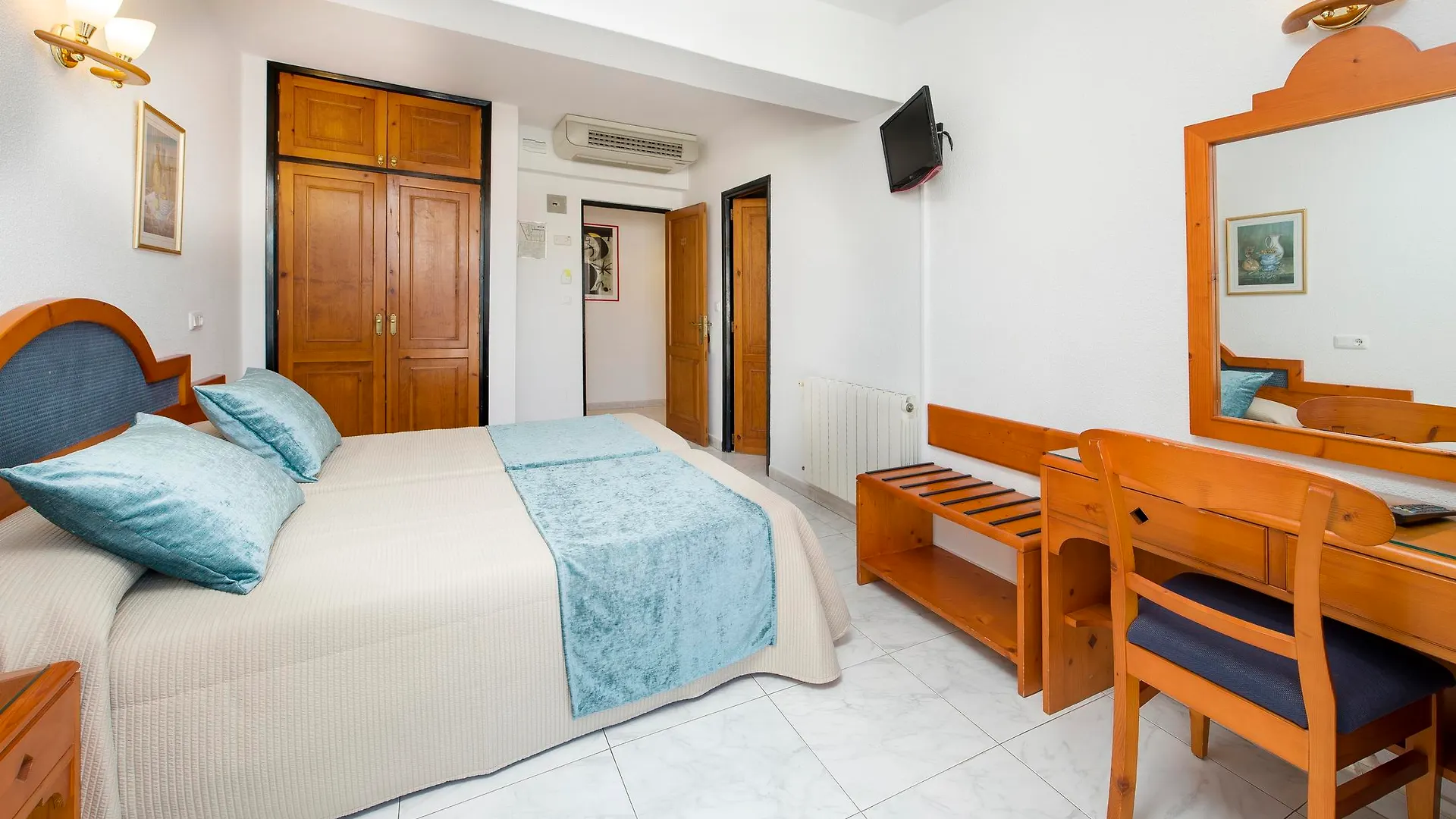 Hostal Mari Sant Antoni de Portmany 2*,