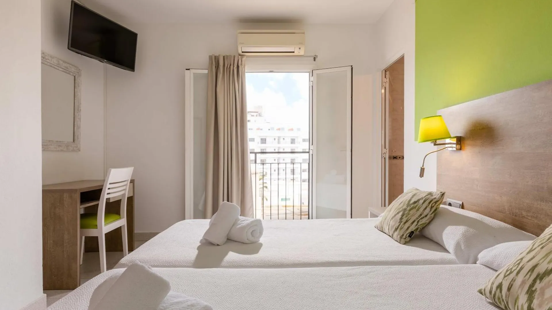 Hostal Mari Sant Antoni de Portmany İspanya
