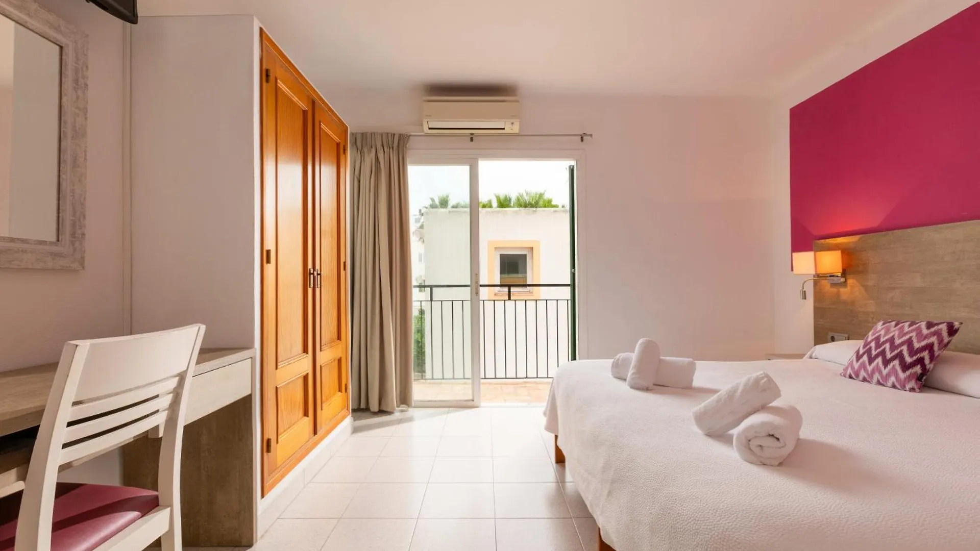 Hostal Mari Sant Antoni de Portmany Otel