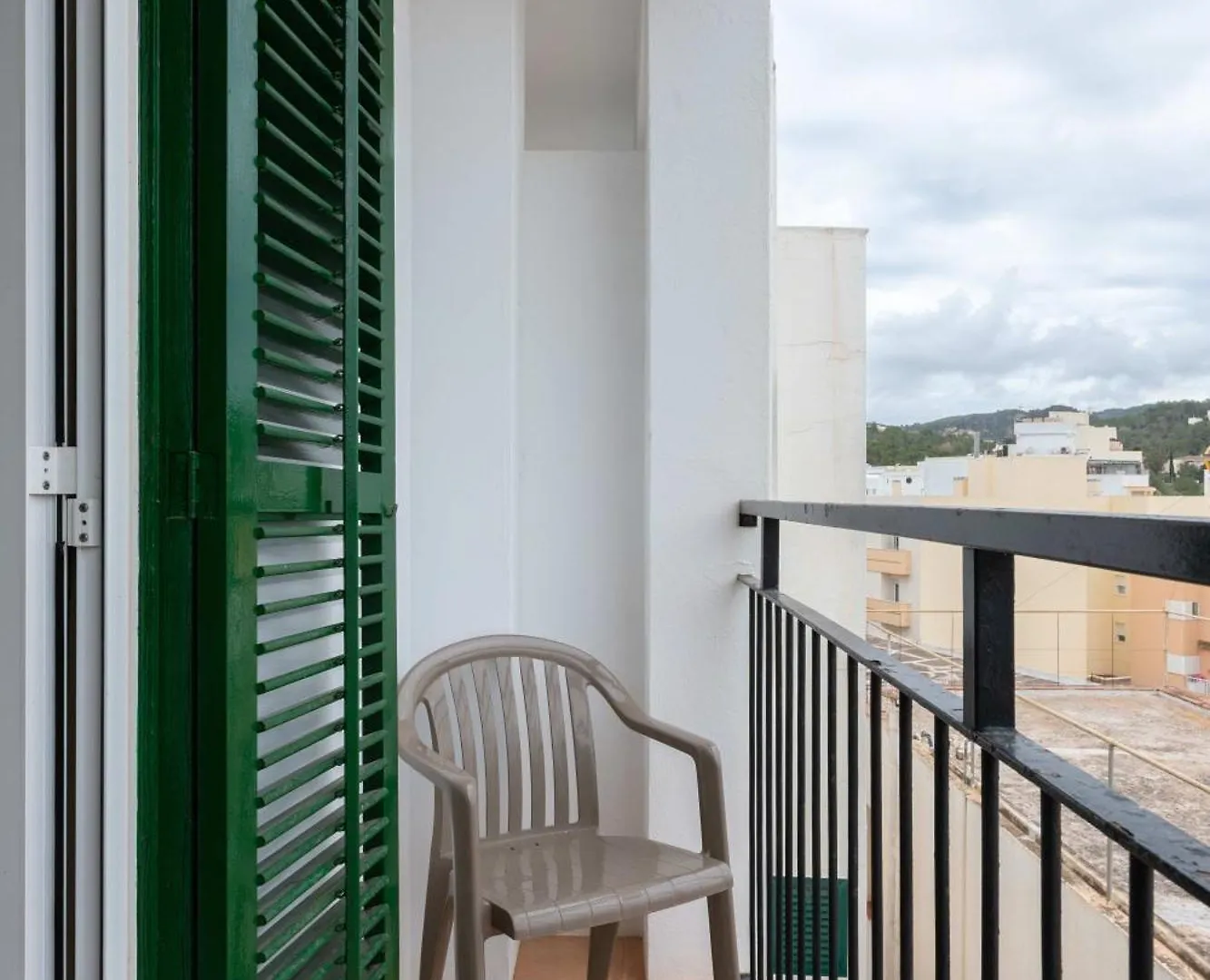 Hostal Mari Sant Antoni de Portmany 2*,  İspanya